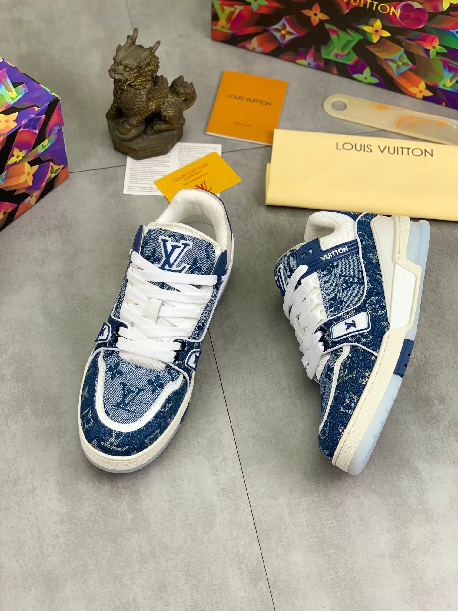 Men's men's shoes 💰P540 New style 💰💎💎Latest color High version 2025Louis*Vuitto* LV Traine Catwalk TRAINER outsole and fabric private model A shoe that definitely costs a lot of money and effort. This series was designed after the arrival of Vifgil. It is favored by many fans every season. Original TPU outsole Original packaging Men's size: 38-45 (46 can be customized) Color: 2️⃣ colors available (available from stock, super fast delivery)